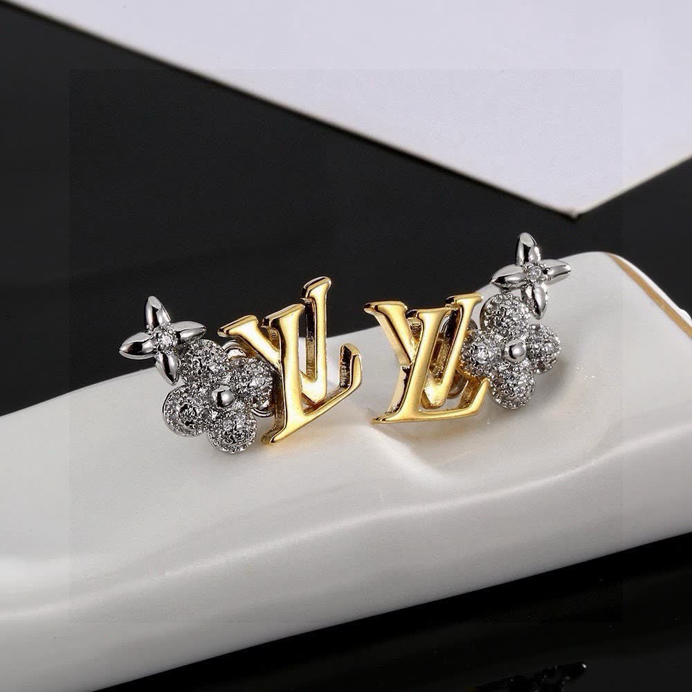Louis Vuitton Monogram Flower Stud Earrings